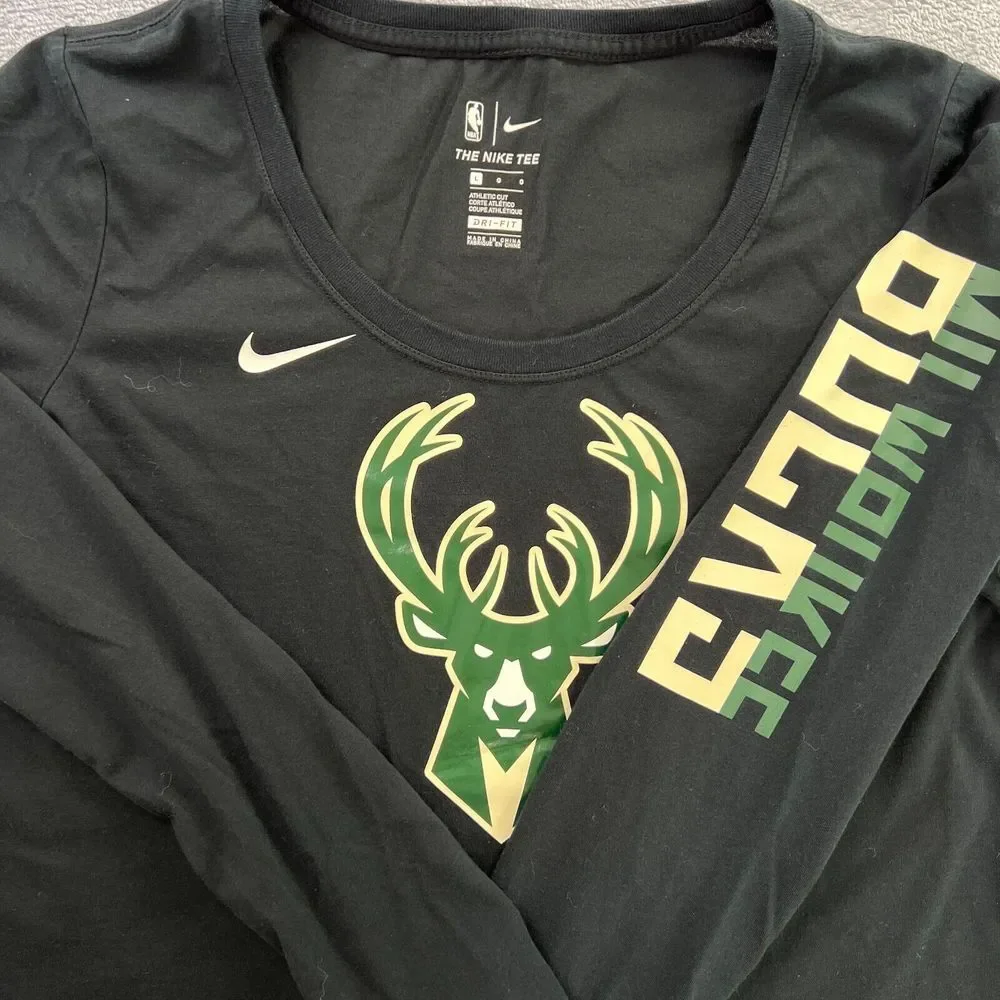 The Nike Tee Athletic Cut Dri-Fit Shirt‎ Mens Large Milwaukee Bucks Long Sleeve